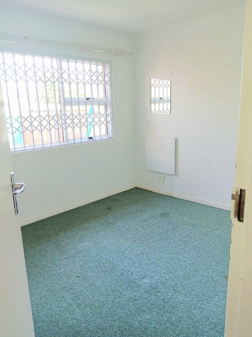 To Let 3 Bedroom Property for Rent in Overbaakens Eastern Cape